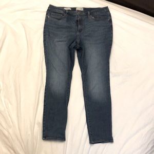 Size 16 universal thread skinny jeans. High waisted